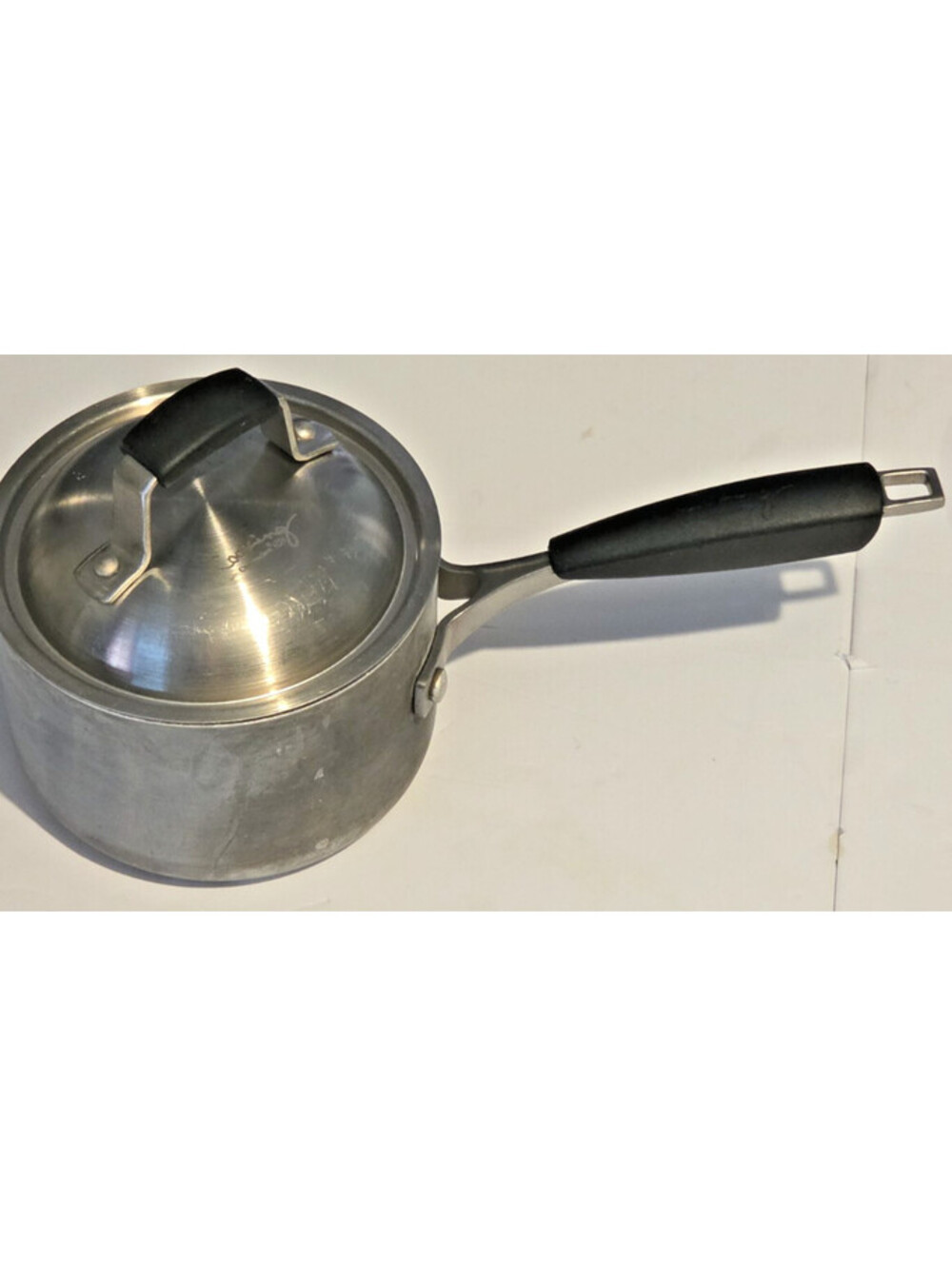 Cooking With Calphalon 8701-2 1.5 Qt Hard Anodized Nonstick Saucepan w Lid